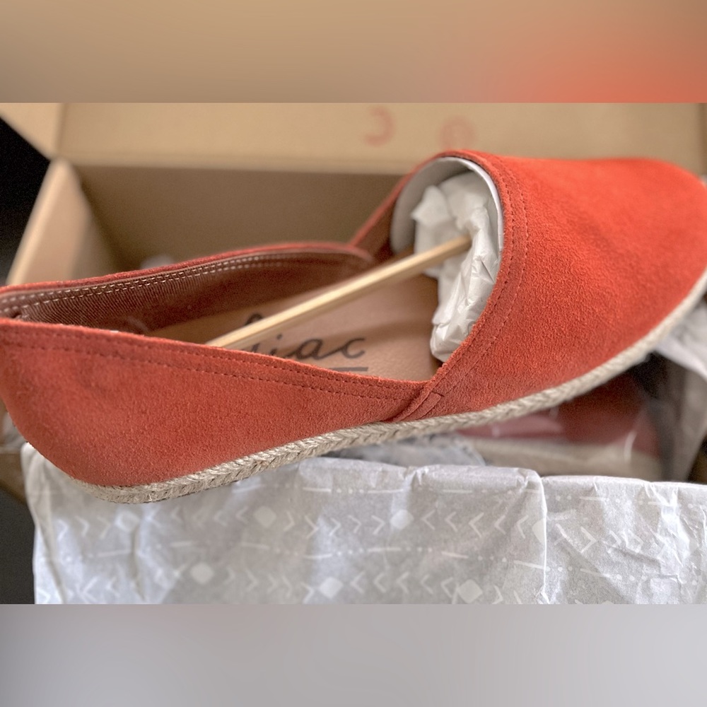 Zodiac flats “chili” salmon color